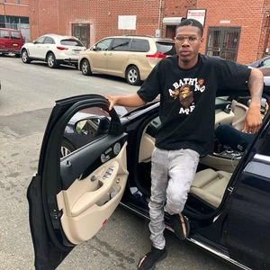 Meet your Posher, Malik